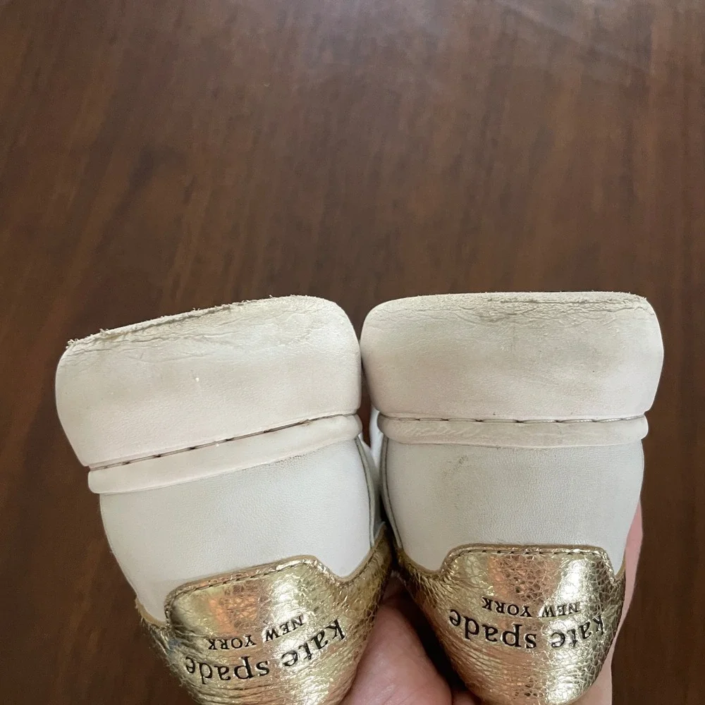 Kate Spade Lift Sneaker Womens 8B White Gold Leather Platform Casual Preppy